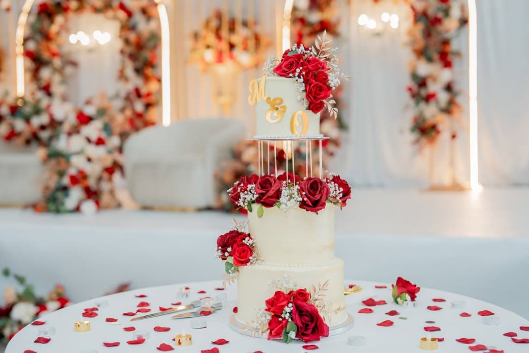 An elegant marquee wedding breakfast at The Chigwell Marquees